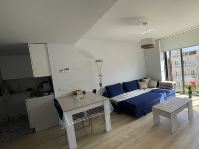 Apartamento de 2 dormitorios en alquiler en Cuatro Caminos, Madrid