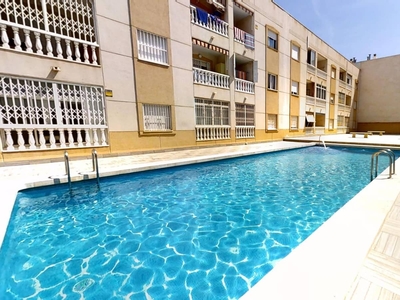 Apartamento en venta en Antonio Machado, Torrevieja, Alicante