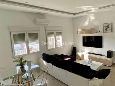 Apartamento bajo en venta en Estepona