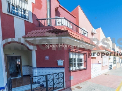Casa adosada en venta en Almería