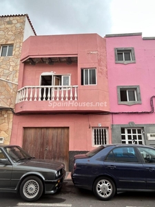 Casa adosada en venta en Caserones - La Higuera, Telde