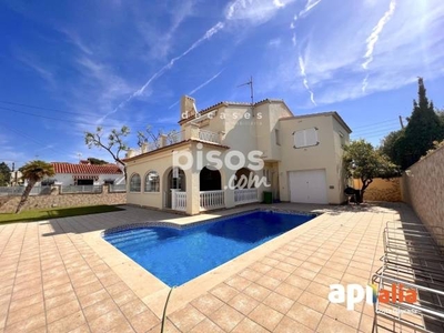 Chalet en venta en Carrer de les Camèlies