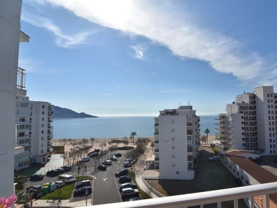 Hermoso apartamento en la segunda línea de mar Venta Roses