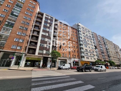 Piso en alquiler en Calle de Vitoria, cerca de Calle Alejandro Yagüe