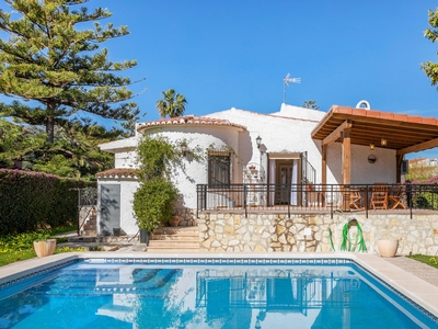Venta de casa con piscina y terraza en Sant Joan d'Alacant