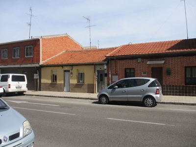 Venta de casa en Las Flores, San Isidro, Pajarillos (Valladolid)