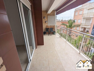 Venta Piso en N-332. Los Alcázares. Buen estado tercera planta plaza de aparcamiento con balcón calefacción individual