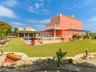 Villa en venta en Hacienda Torrequebrada, Benalmádena