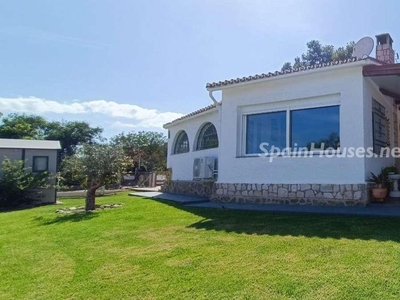 Villa independiente en venta en Torremuelle, Benalmádena