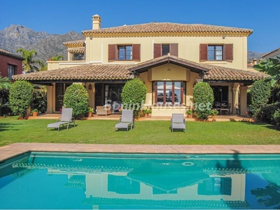 Villa independiente en venta en Valdeolletas-Las Cancelas-Xarblanca, Marbella