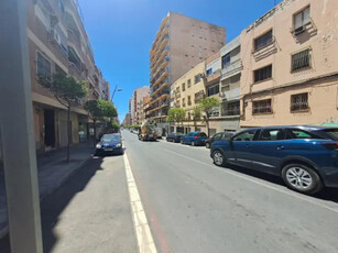 Piso en venta en Paseo de La Caridad en Plaza de Toros-Santa Rita por 69,000 €