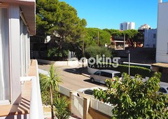 3 bedroom apartment with a large terrace 5 minutes walk from the beach..