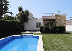 AT001 Montserrat: House with private pool 450m from the beach.