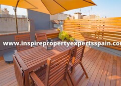 Ático en exclusivo! magnífico ático de diseño con terraza privada de 43m2 en el born - ¡muebles incluidos! en Barcelona