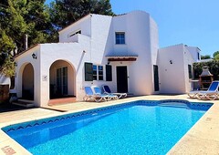 Chalet con piscina privada a 150m de la playa