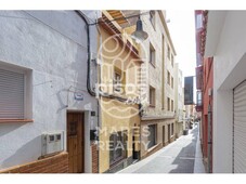 Casa adosada en venta en Casc Antic