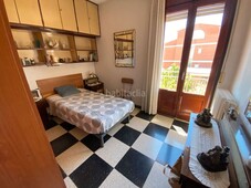 Casa con 4 habitaciones con parking, piscina y calefacción en Lleida