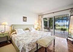 Chalet con 6 habitaciones con parking, piscina y aire acondicionado en Estepona