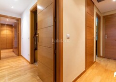 Piso con 2 habitaciones con ascensor, parking, calefacción y aire acondicionado en Madrid