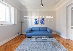 Piso , con 262 m2, 3 habitaciones y 3 baños, trastero, ascensor, amueblado y aire acondicionado. en Madrid