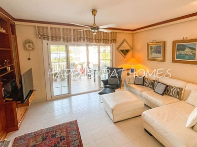 Alquiler casa con 4 habitaciones amueblada con parking, piscina, calefacción, aire acondicionado y vistas al mar en Sant Pere de Ribes
