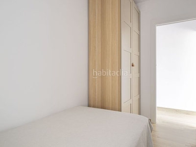 Alquiler piso con 3 habitaciones con ascensor, calefacción y aire acondicionado en Barcelona