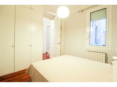 Alquiler piso de 87m2 en la Font de la Guatlla con 3 habitaciones y 1 baño completo. amueblado y equipado en Barcelona