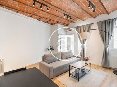 Alquiler piso de alquiler temporal de 1 habitación con increíble terraza en el centro en Barcelona