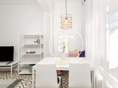 Alquiler piso fantástico apartamento amueblado de 3 habitaciones en gracia en Barcelona