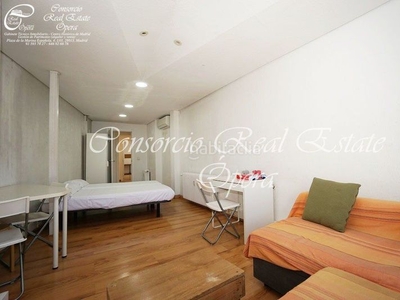 Alquiler piso vivienda en Sol con cuatro dormitorios en Madrid