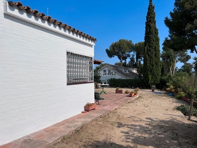 Casa a 4 vientos con jardín y piscina en Vilassar de Dalt