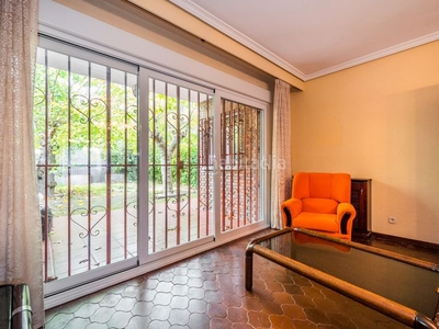 Casa adosada con 6 habitaciones con parking, piscina y calefacción en Pozuelo de Alarcón