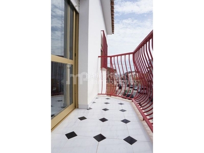 Casa gran casa de 358 m2 con terraza, garaje y almacén en Vélez - Málaga