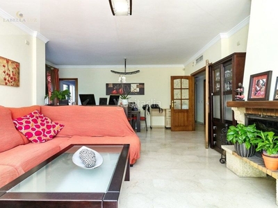 Casa increíble casa en Los Pacos con 5 dormitorios, 5 baños y majestuoso garaje en Fuengirola