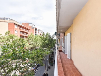 Piso reformado, terraza, vistas sagrada familia en Barcelona