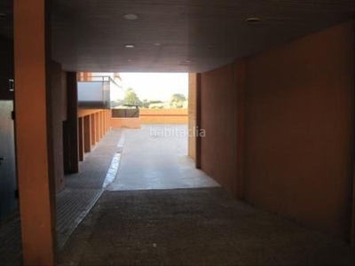 Piso vivienda de útil de 84m2 con ascensor, situada en la de pobla de mafumet, tarragona. consta de, 3 dormitorios y 2 baños. dispone de carpintería exterior de aluminio, carpintería interior de madera y suelos de gres cerámico. con buenas comunicaciones. en Pobla de Mafumet (La)