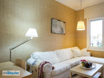 Precioso apartamento de 2 dormitorios con estudio en alquiler en Gràcia.