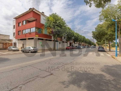 Venta Piso Badajoz. Piso de tres habitaciones Con terraza