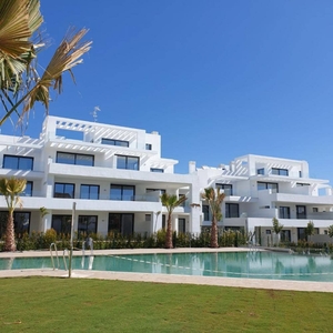 Apartamento en venta en New Golden Mile, Estepona, Málaga