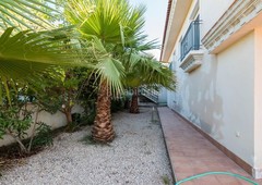 Casa con 4 habitaciones amueblada con parking, piscina, calefacción, aire acondicionado y vistas a la montaña en Murcia