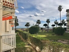 Apartamento amueblado con parking, calefacción, aire acondicionado y vistas al mar en Cambrils