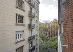 Piso con 4 habitaciones con ascensor en Raval Barcelona