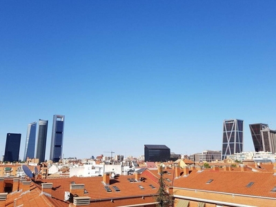 Alquiler Ático en de la Remonta Madrid. Con terraza
