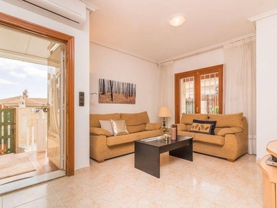 Alquiler Casa unifamiliar Orihuela. Con terraza 90 m²