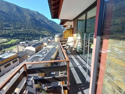 Alquiler Piso Andorra la Vella. Piso de tres habitaciones Quinta planta