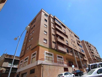 Alquiler Piso Cuenca. Piso de cuatro habitaciones Plaza de aparcamiento