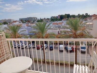 Alquiler Piso Roquetas de Mar. Piso de una habitación en Avenida Sabinar. Buen estado tercera planta con terraza