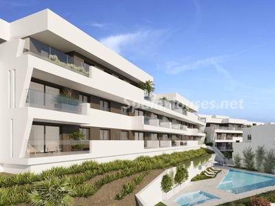 Apartamento bajo en venta en Zona Calvario, Estepona