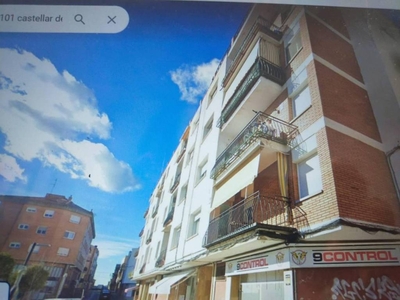 Venta Piso Castellar del Vallès. Piso de tres habitaciones en Calle catalunya 101. A reformar cuarta planta con balcón