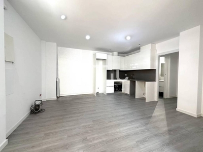 Venta Piso Sabadell. Piso de tres habitaciones Buen estado